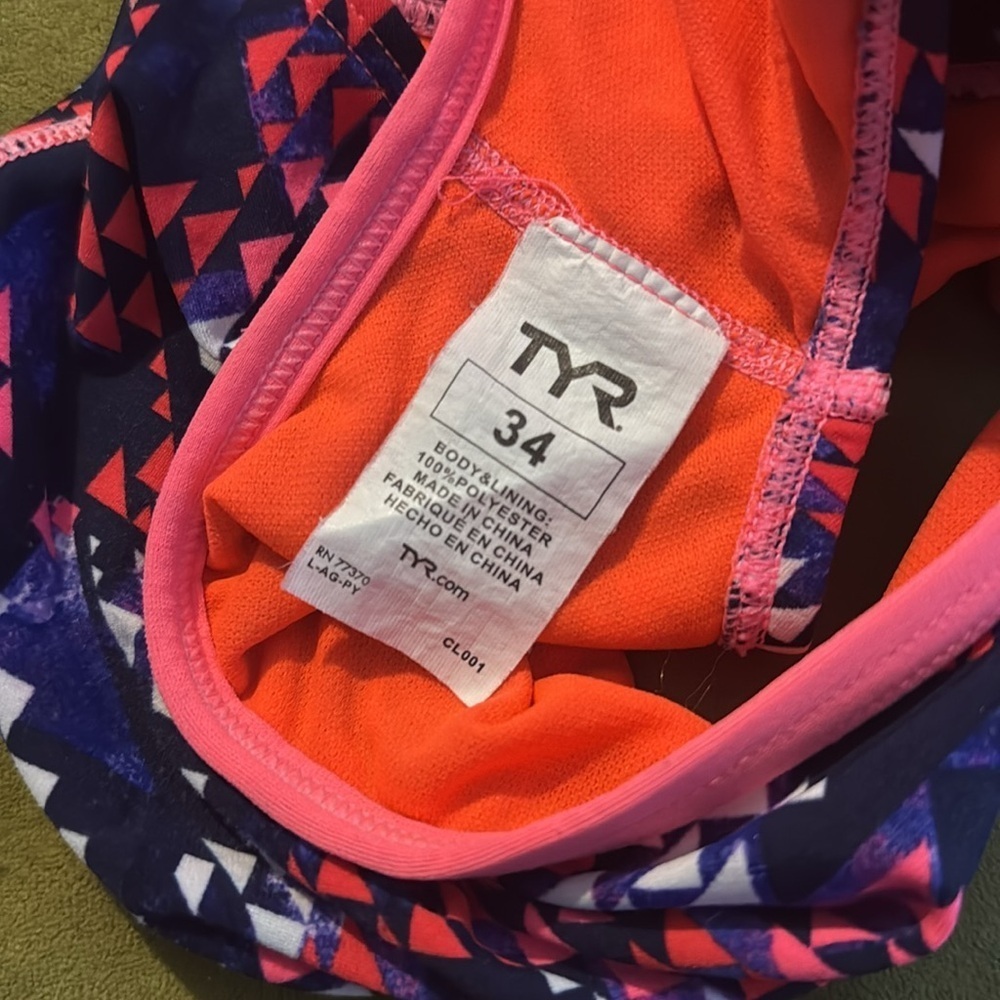 TYR Diamond-Fit Swimsuit Size 8/34 in Pink Blue Purple Geometric Pattern 68 - Picture 4 of 8
